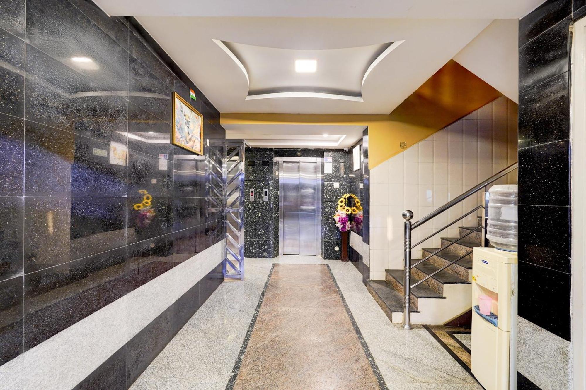 Townhouse Balaji Dental College Pallikarani Formerly Orchid Sankrish Hotel *